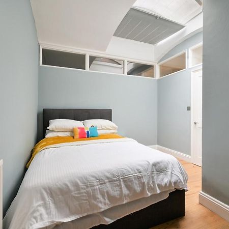 Ferienwohnung Cozy Hideaway In South Ken! London Exterior foto